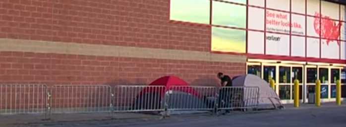 camping out in line black friday